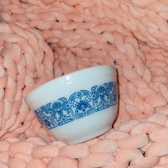 401 1 1/2 PT Blue Horizon Pyrex bowl - Picture 7 of 7